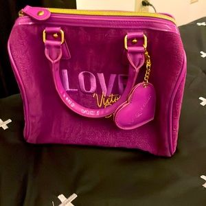 I’m selling a purse it’s purple and very spacious inside